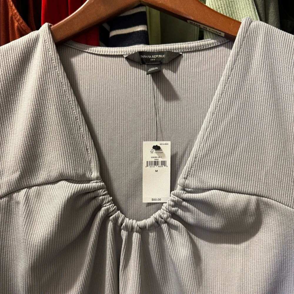 Banana Republic Factory Gray Sheen Ribbed Shirred Short-Sleeve Top Medium NWT - Picture 3 of 5